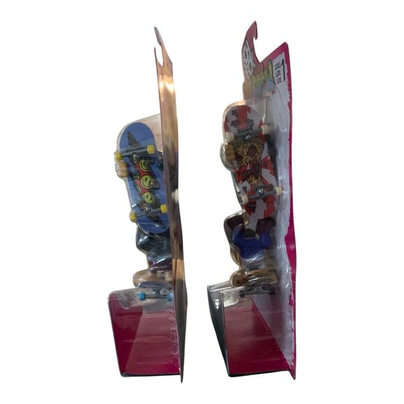 2 Tech Deck Sk8 Crew Fingerboard - Picture 2 of 3